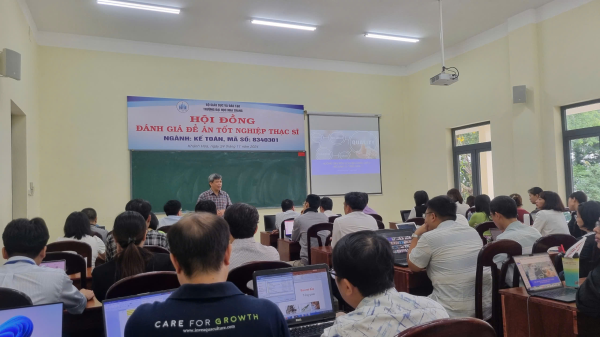 Trường Đại học Nha Trang đã tổ chức chương trình chia sẻ "Lộ trình chuyển đổi số Nhà trường và Tập huấn xây dựng học liệu số"