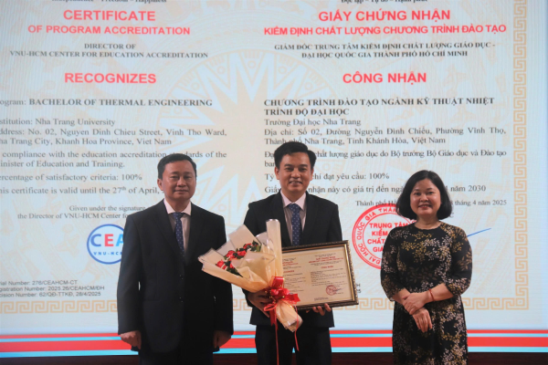 Trường Đại học Nha Trang tổ chức Lễ công bố Quyết định và trao giấy chứng nhận KĐCL 07 CTĐT và trao Giấy chứng nhận bồi dưỡng nghiệp vụ kiểm định viên khóa 2025 đợt 1