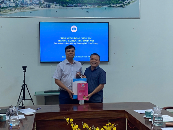 Trường Đại học Nha Trang làm việc với Trường Đại học Thủ đô Hà Nội về công tác đảm bảo chất lượng giáo dục